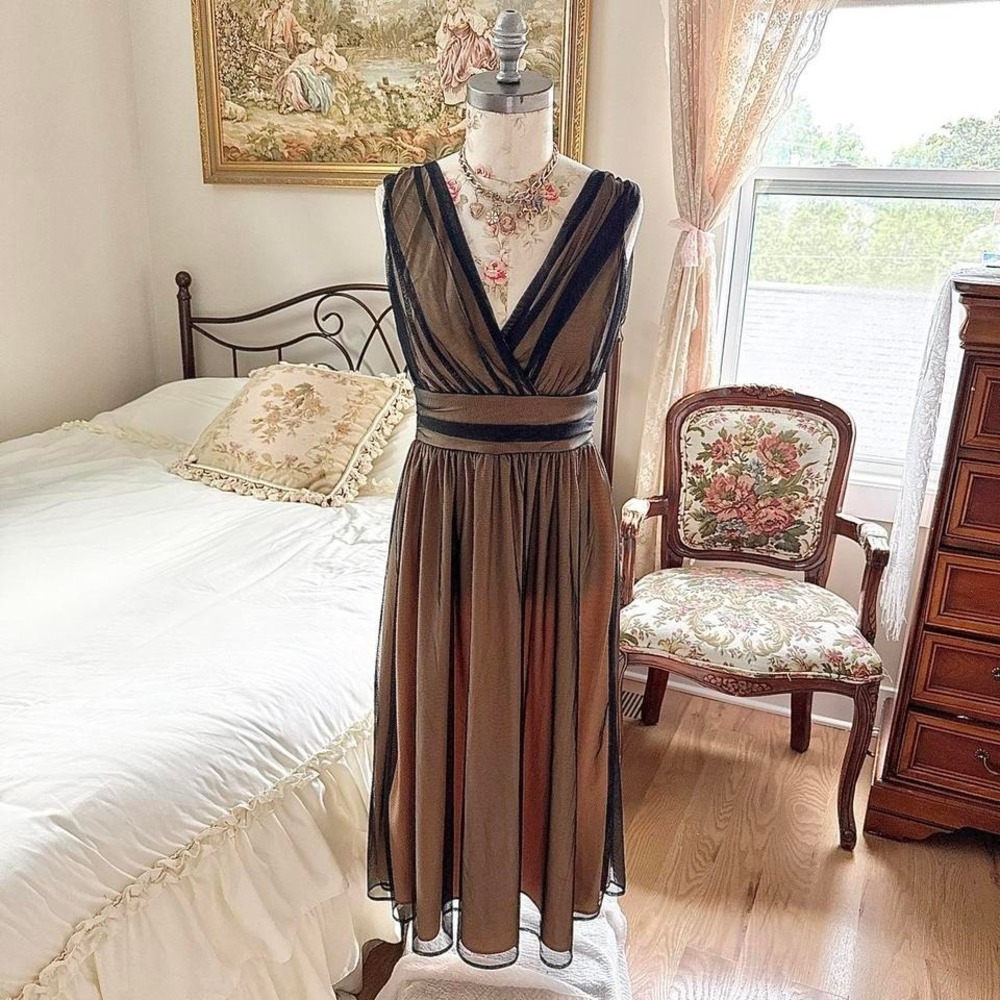 Y2K Newport News black and bronzey gold midi a line dress size 8